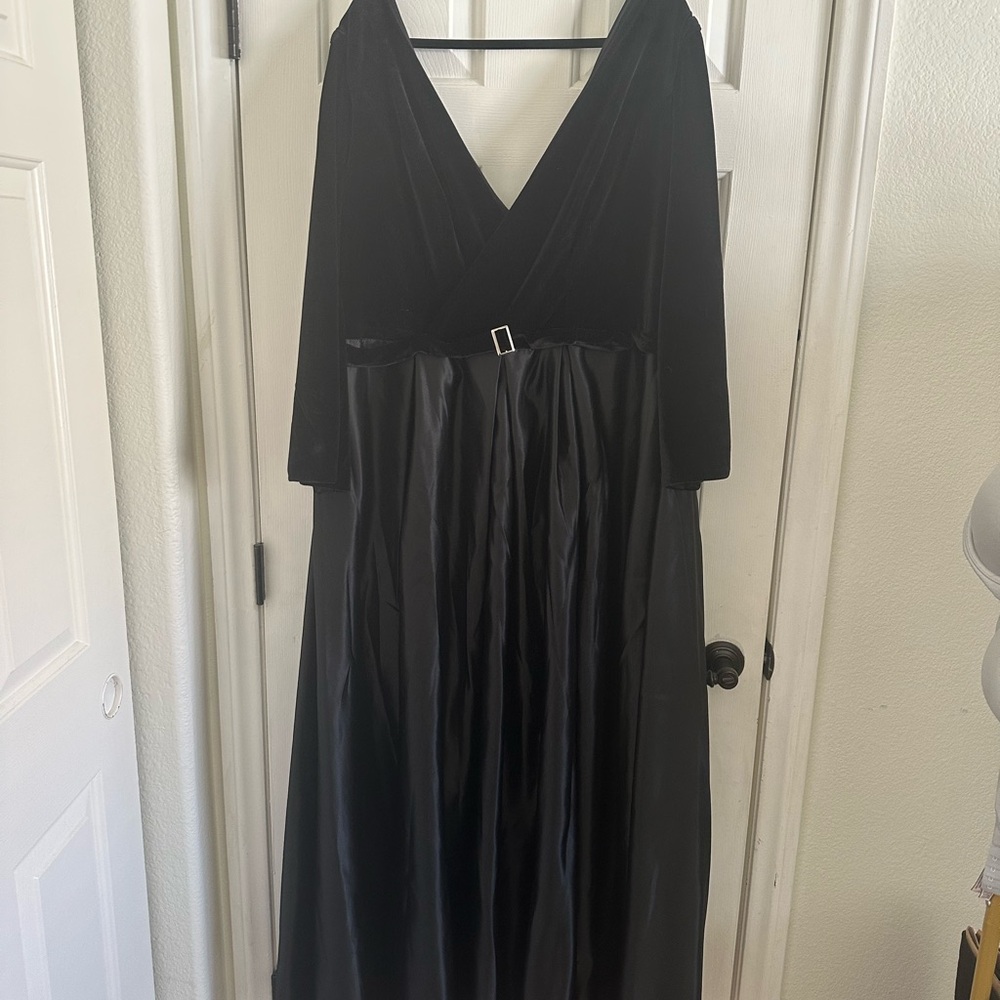 Elegant Black Evening Dress